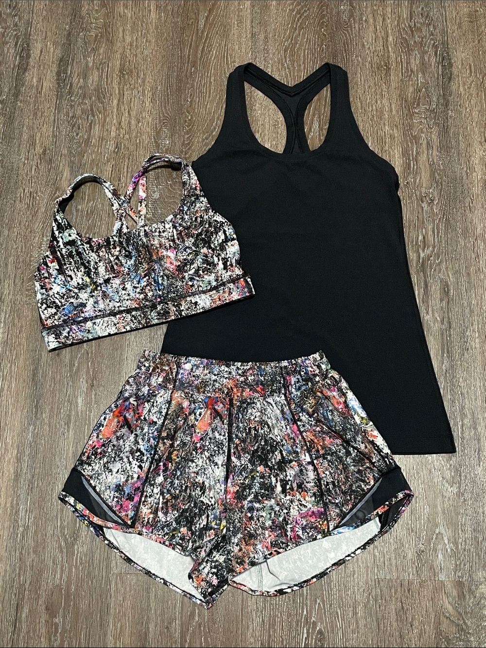 EUC Lululemon Matching Black/Vitalize Multi Set. Size Tops 6/Bottom 4